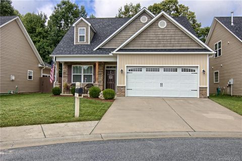 101 Foxtail Court sold home in Wolf Chase, Hendersonville, NC