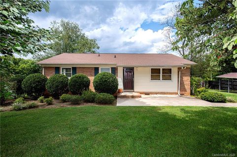 12 Spruce Pine Drive sold home in Woodland Park, Belmont, NC