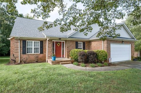 225 River Birch Circle sold home in The Woodlands, Mooresville, NC