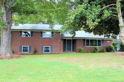 817 Hawthorne Drive