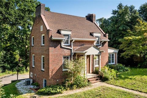 2 Enka Pine Street