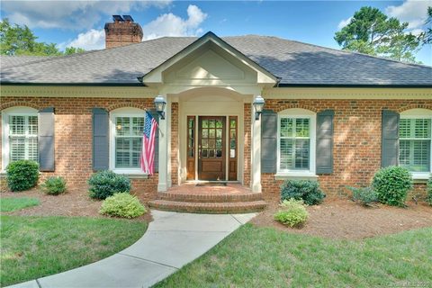 3900 Larkston Drive