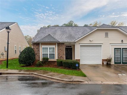 5849 Bradford Lake Lane sold condo in Village Glen, Charlotte, NC
