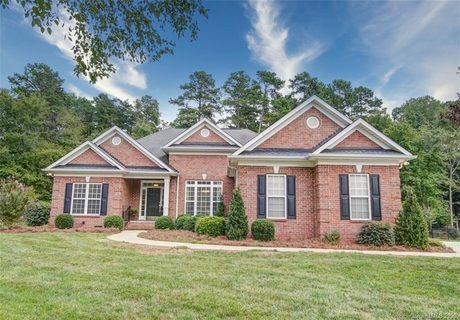 5038 Hidden View Drive
