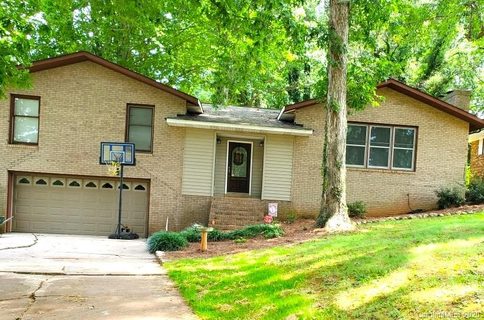 1026 Rowan Circle