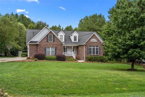 2034 Sunswept Lane sold home in Hunters Place, York, SC