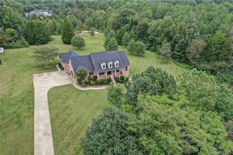 6233 Kentwood Drive sold home in Kentwood, Kannapolis, NC