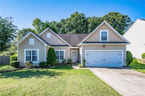 8010 Trotter Road sold home in Fox Chase, Charlotte, NC