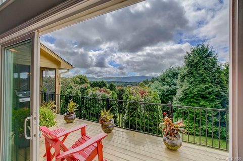 2012 Holly Tree Hill sold home in Sugar Hollow Farms, Hendersonville, NC