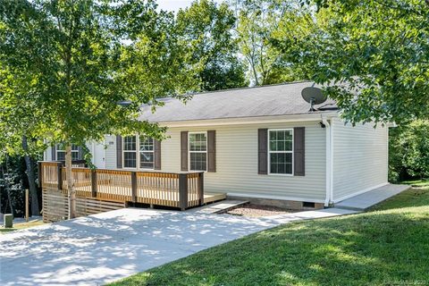 109 Tail Feather Lane sold home in Falconwood, Candler, NC