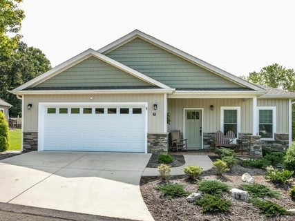 7 Bee Tree Village Parkway sold home in Bee Tree Village Cliffside, Swannanoa, NC
