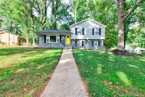 7519 Hitching Post Lane