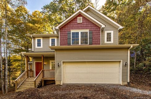 18 Fairview Pointe Drive sold home in Fairview Pointe, Fairview, NC