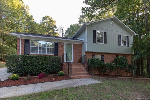 922 Oakridge Drive sold home in White Oak Acres, Mooresville, NC