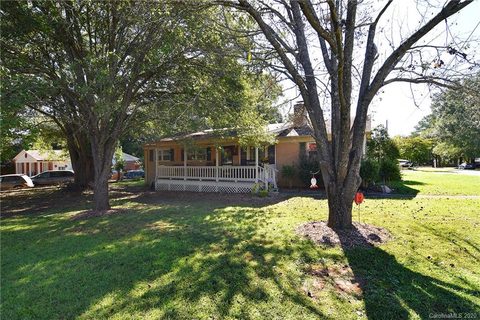 1972 Williams Circle