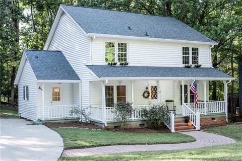10707 Painted Tree Road sold home in Innisfree, Charlotte, NC
