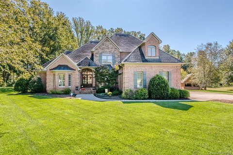 9711 Arlington Oaks Drive sold home in Arlington Oaks, Charlotte, NC