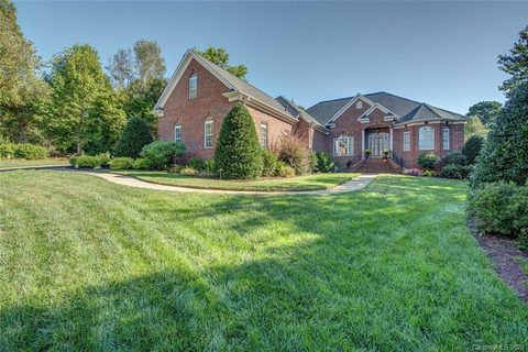 2810 Foxfield Court
