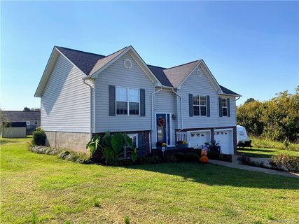 1552 Windy Holly Lane sold home in Sigmon Hollow, Newton, NC