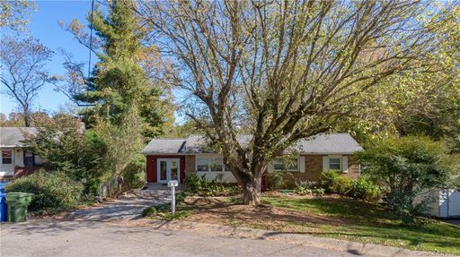 32 Debra Lane