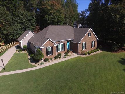 3010 Pinewood Hill Drive sold home in Southwoods Village, Matthews, NC