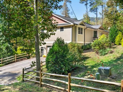 45 Creek Run Road sold home in Forest Creek, Candler, NC