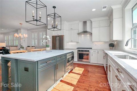 1216 Cotswold Place