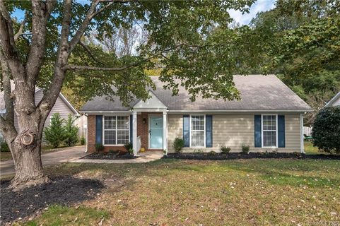 121 Stratford Drive