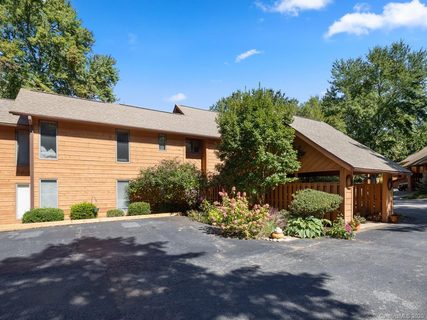 17 Village Drive sold condo in Racquet Club Village, Asheville, NC