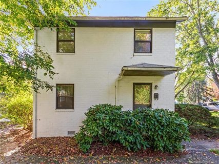 615 Biltmore Avenue Q1