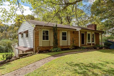 32 Clovernook Drive sold home in Clovernook, Arden, NC