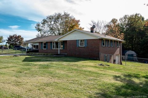 829 Sam Hefner Road sold home in Green Acres, Taylorsville, NC
