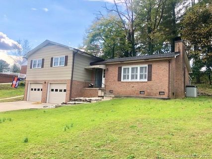 905 Hemlock Drive