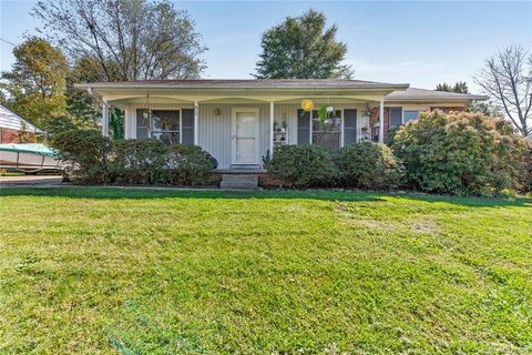83 Skyview Terrace sold home in Knollwood, Asheville, NC
