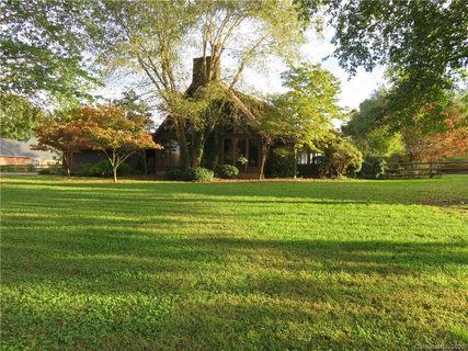 2912 Highland Circle