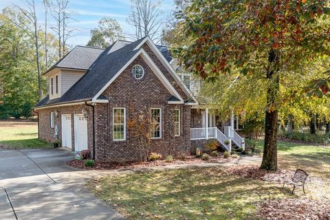 211 Carters Farm Drive sold home in Carters Farm, Statesville, NC