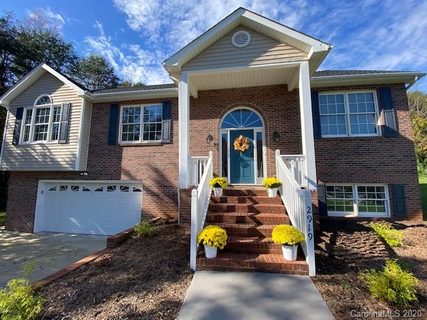 2919 5th Street Place sold home in Meadow Creek, Hickory, NC