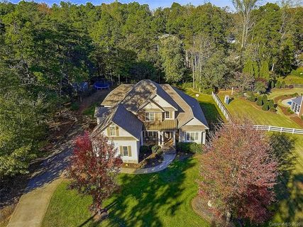232 Woodstream Circle