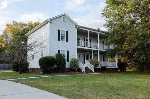 5147 Daffodil Lane