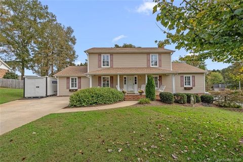 1724 Windyrush Lane sold home in Kingswood South, Gastonia, NC