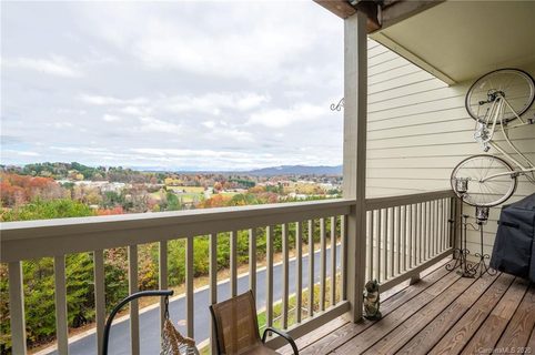 75 Rotunda Circle sold townhome in Mount Carmel Village, Asheville, NC