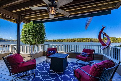 7332 Lakefront Drive 1