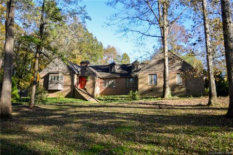 Previously sold for $389,000