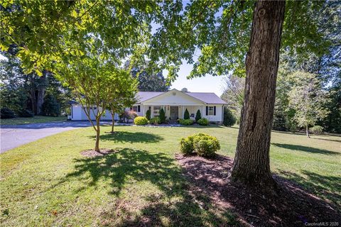 4300 Spruce Drive sold home in Wildwood Haven, Morganton, NC