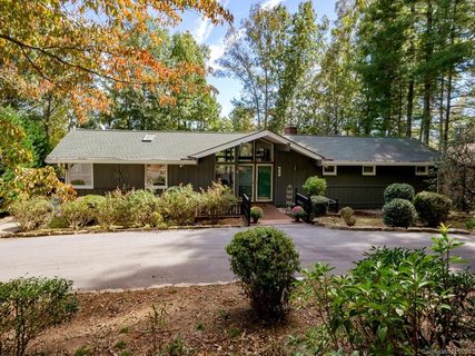 22 W Fairway Drive sold home in Golf Mountain Estates, Etowah, NC