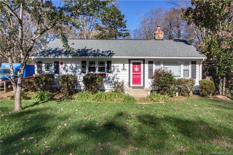 1307 Knox Street sold home in Bellevue, Statesville, NC