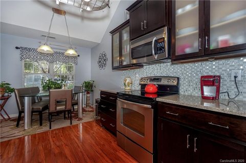7908 Bristle Lane