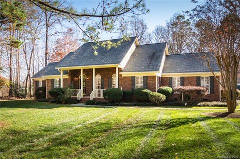 5117 Panhandle Circle sold home in Wellington Place, Matthews, NC