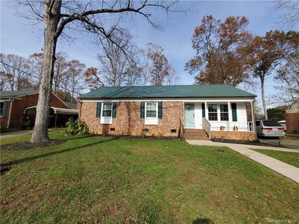 417 E Poplar Street