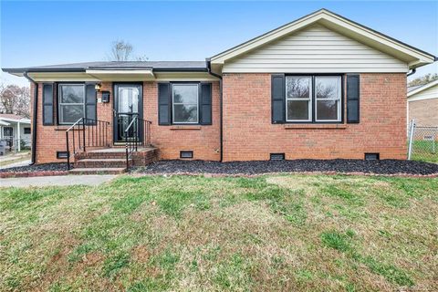 3327 Cricketeer Drive sold home in Garden Park, Charlotte, NC